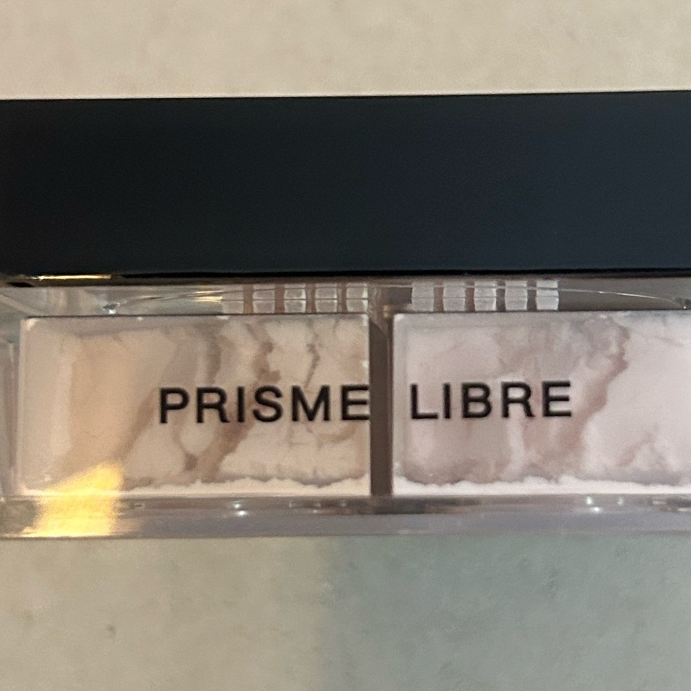 Givenchy loose translucent powder nwot - Picture 3 of 5